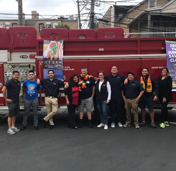 Wintrust Bank employees volunteering for a parade